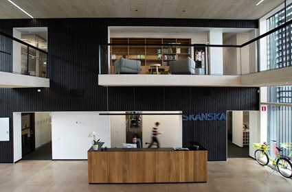 The entrance floors are made of polished concrete. The entrance floors are made of polished concrete.