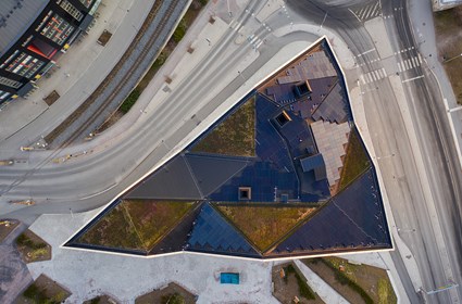 The building has been awarded the international certification LEED Platinum.